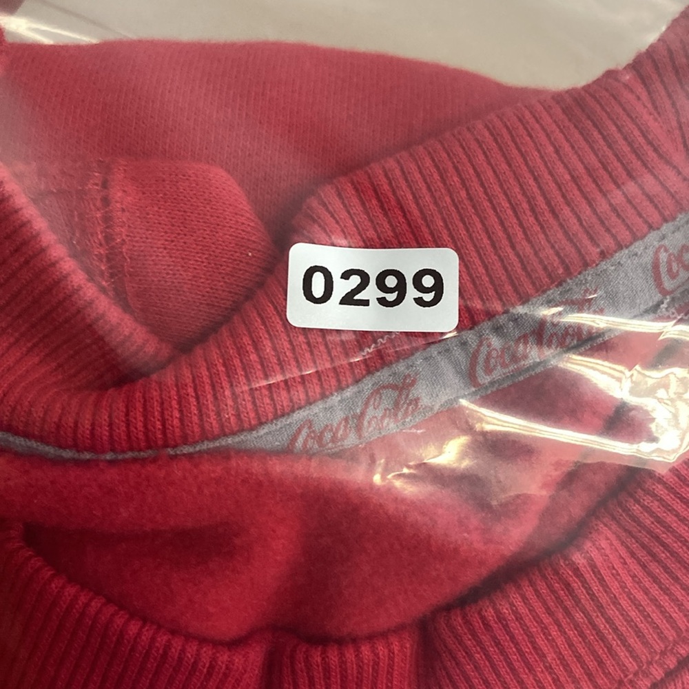 Coca Cola Las Vegas Men’s Seratshirt Red Crewneck Sweater Pullover - Picture 16 of 16